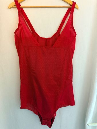 ULLA, Figurformender Body MEGHAN, Grösse 52, Farbe Rot