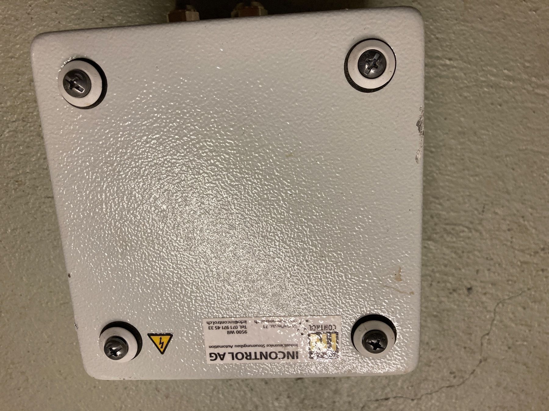 Componenti elettronici: Elektro Box – Usato da Rüti ZH venduto da Walti0 3