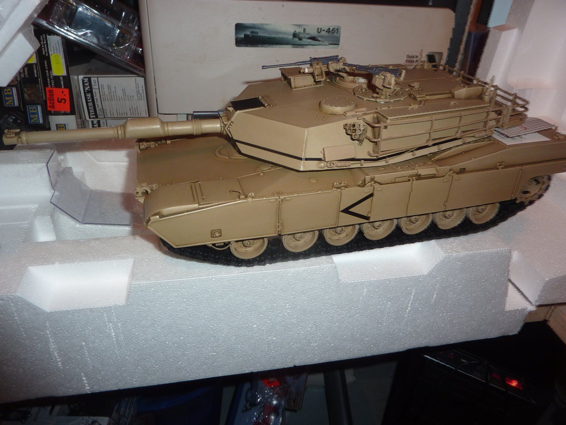 Modellbausätze & Standmodelle: M1A1 ABRAMS – Neu und originalverpackt aus Balsthal von bouteliee 6