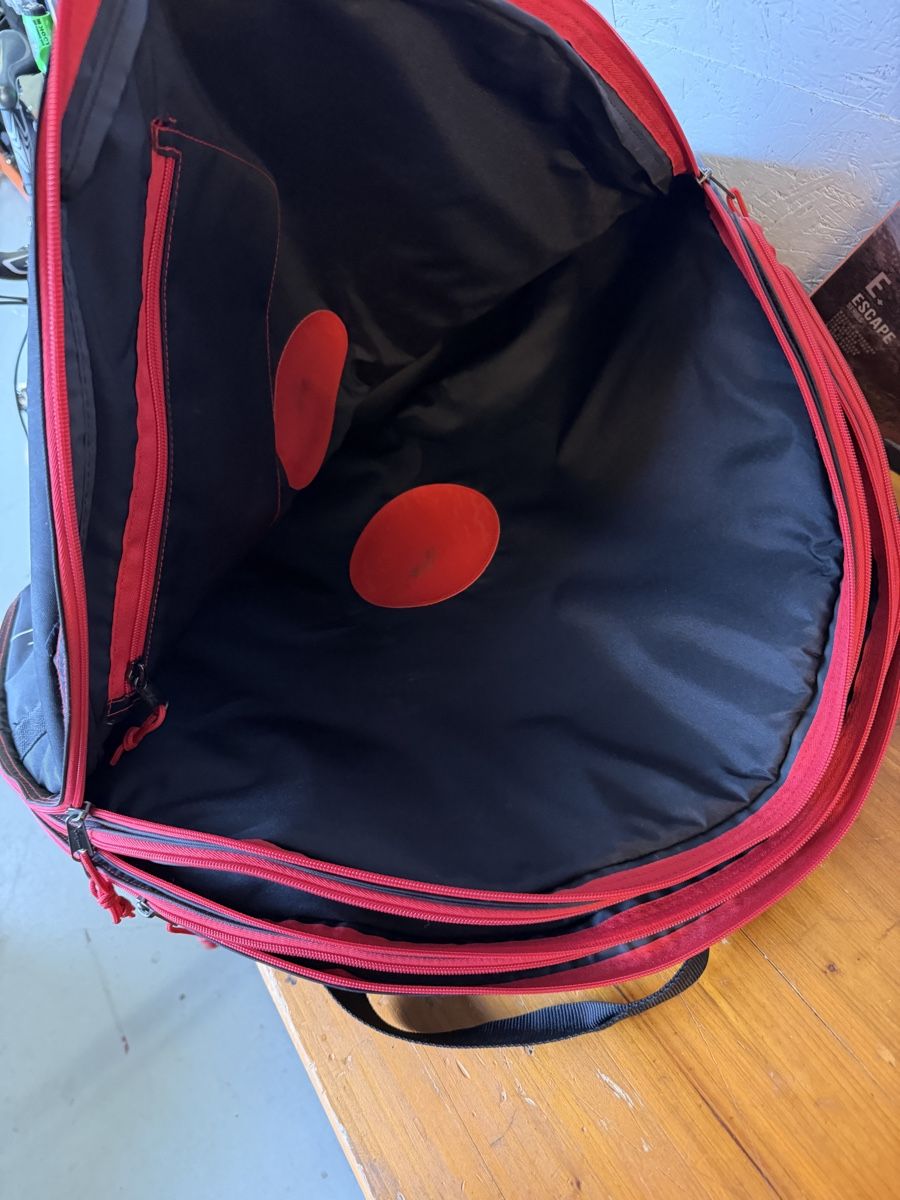 Swiss Ersatzteile: DT Laufradtasche 3-fach – Gebraucht aus Murten von Ski-Outlet 5