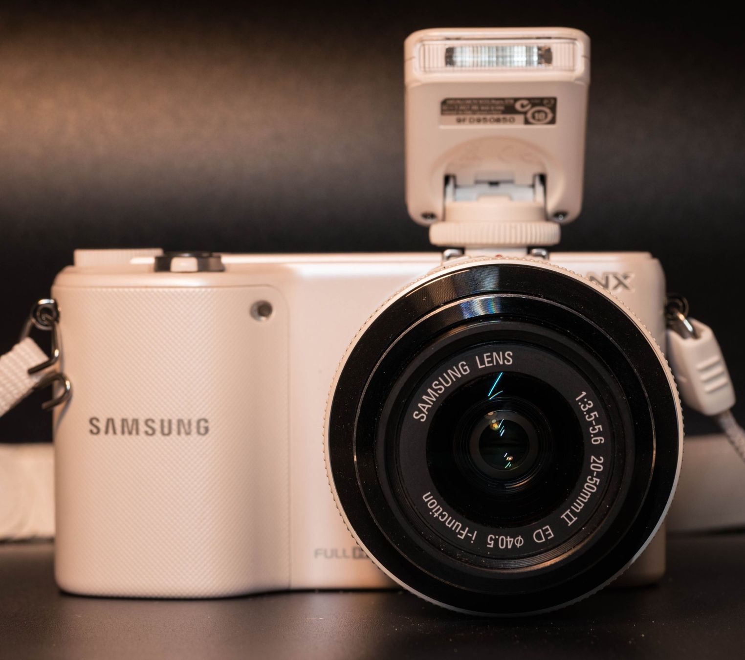 Samsung Fotocamera: Samsung NX2000 Digital Camera + 20-50mm i-Function Zoom Lens – Usato da Thörishaus venduto da vintagger 6