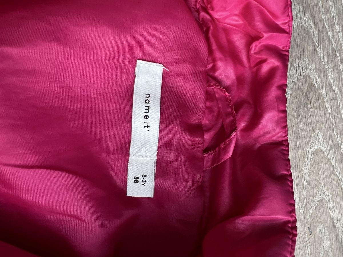 Name It Altro abbigliamento per bambina: Name It Kinderweste, Gr. 98, Himbeerfarben – Nuovo (secondo la descrizione) da Frick venduto da bla_zt9f 1