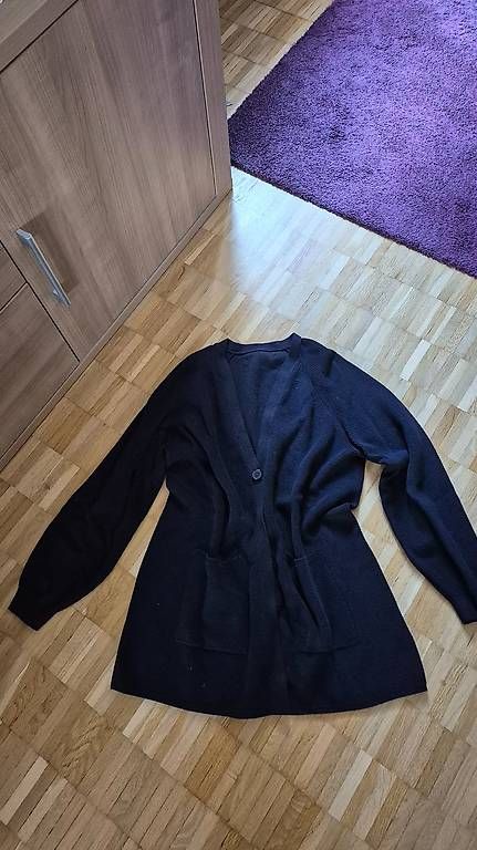 Jacken: Strickjacke Damen schwarz gr. 46 – Gebraucht aus Uster von 52xxx