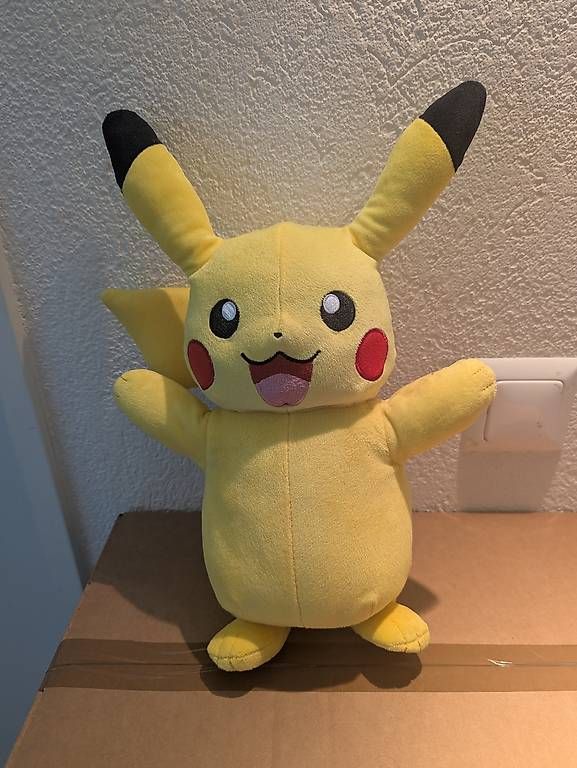 Jouets: Interaktives Pikachu Plüschtier  – D'occasion à Kloten par sop_zxc9