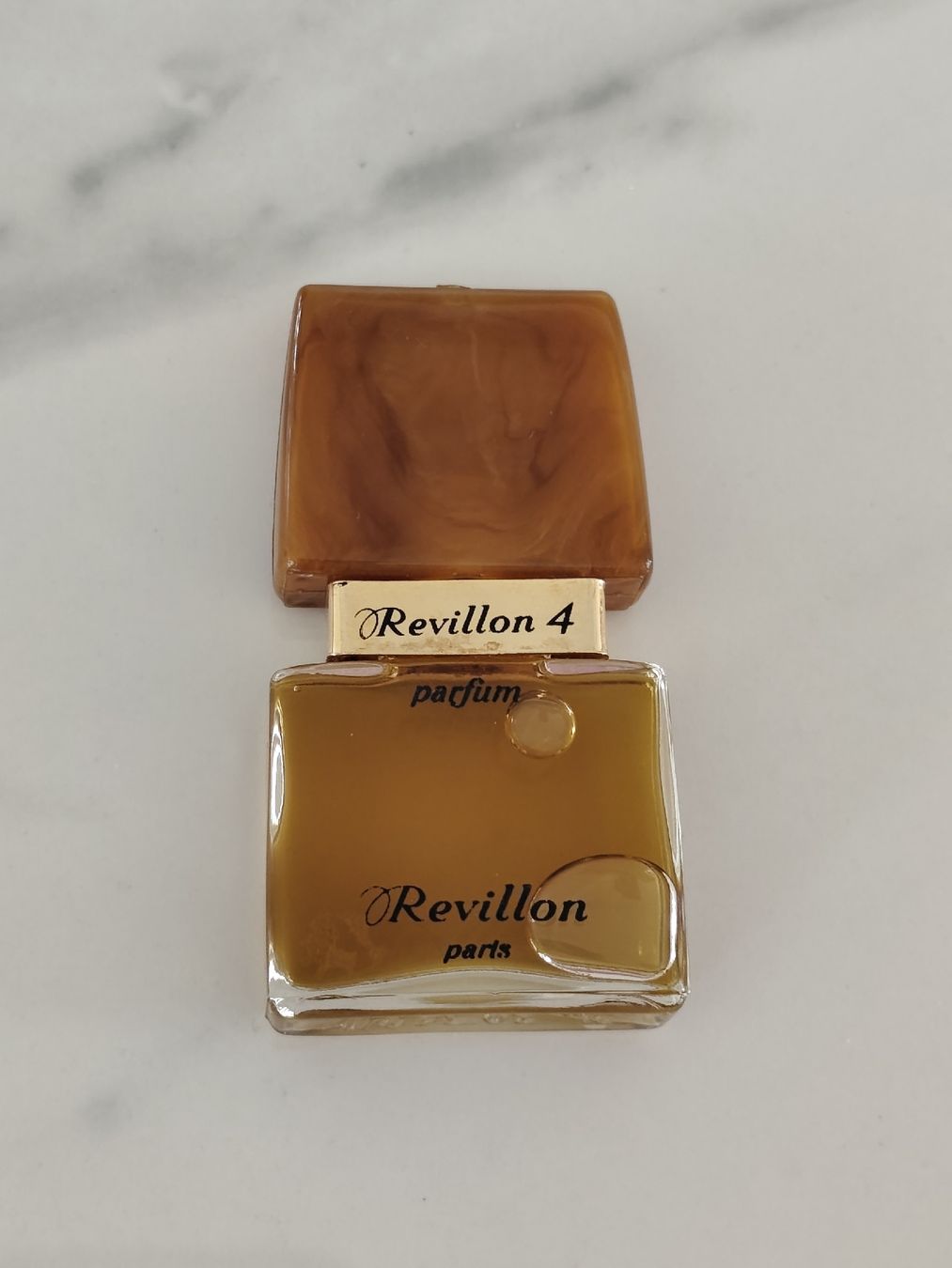Profumi & Eau de Toilette: Parfume Revilon 4 / 7.5 ml – Nuovo (secondo la descrizione) da Männedorf venduto da Ursik_OnlineShop 1
