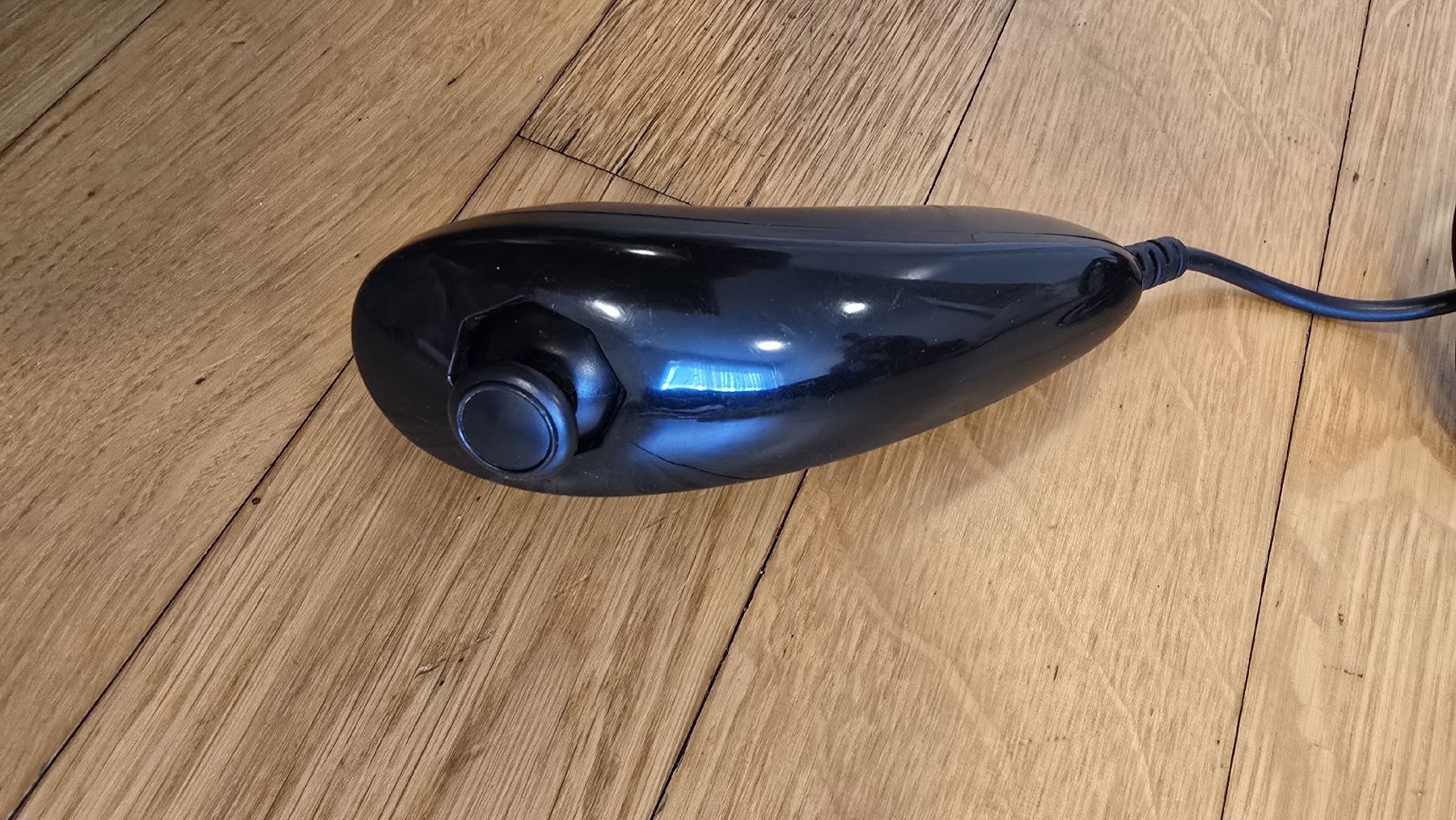 Nintendo Manettes: Nintendo Wii nunchuk – D'occasion à Lenzburg par cameleoncolor 1