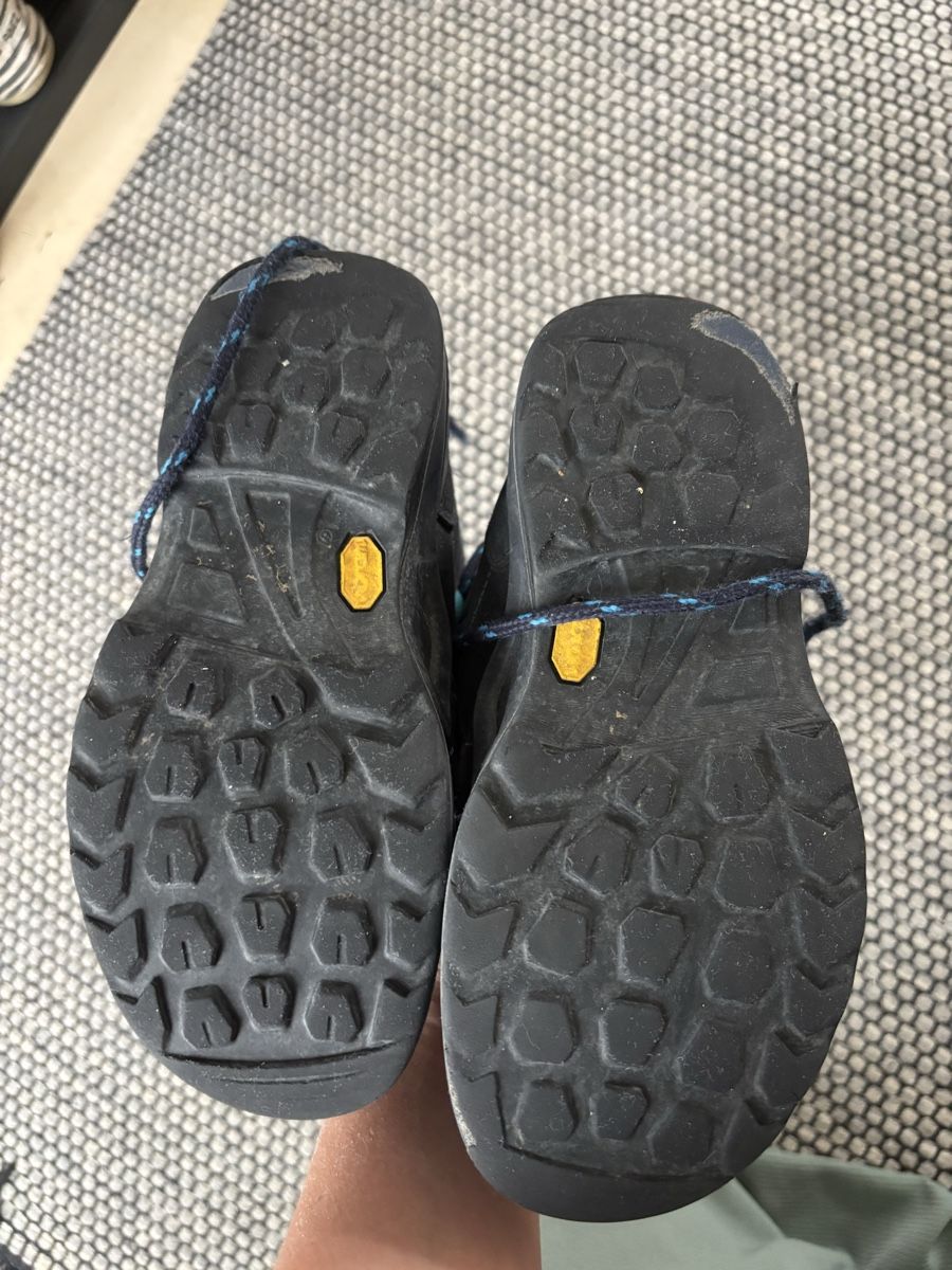 Lowa Scarpe per ragazzi: Lowa Wanderschuhe Kinder Grösse 33 blau – Usato da Jona venduto da Passionfruita 3