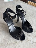 Gucci Black Suede Peep toes