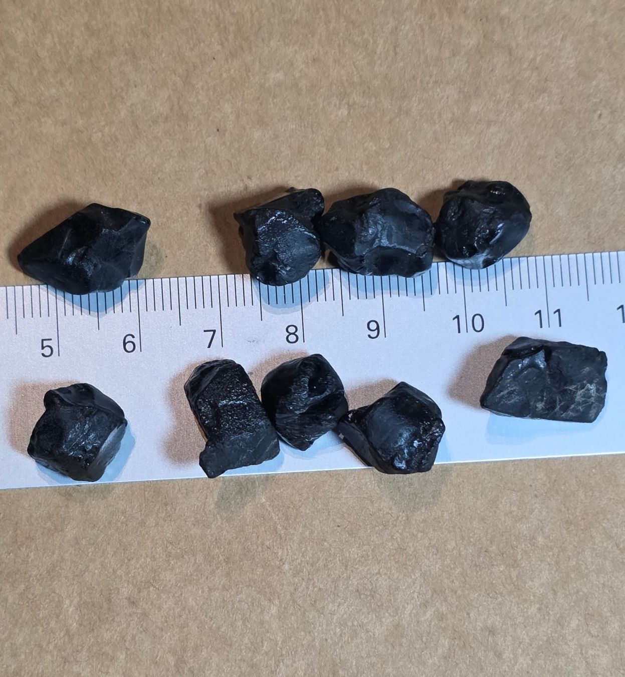 Edelsteine: 101.2 ct Noir Spinelles bruts – Gebraucht aus Carouge GE von Crystal_Energy 1