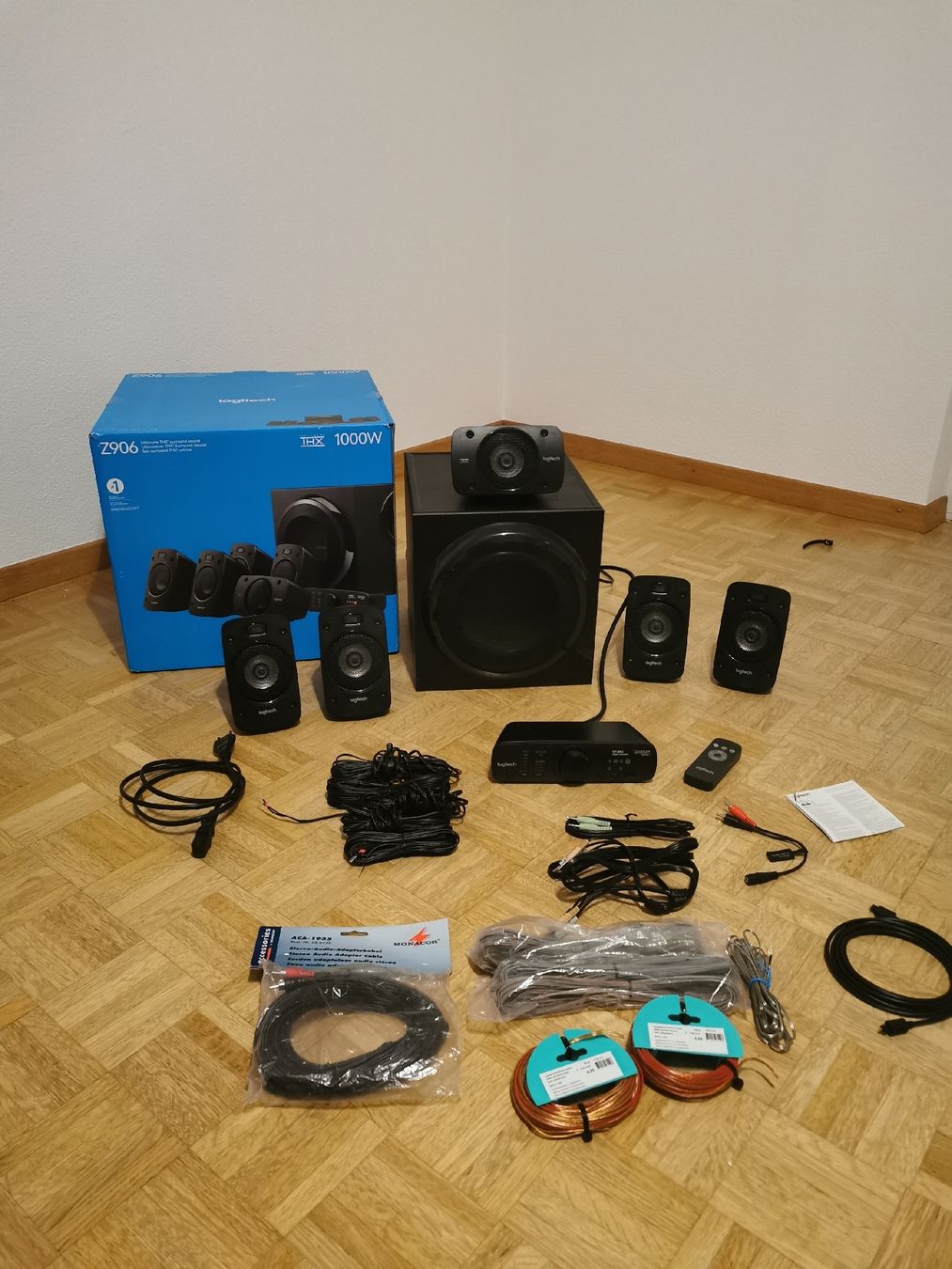 Logitech Home Cinema: Logitech Z906 Soundsystem - Surround Sound 1000w – Usato da Lotzwil venduto da JEBEMI