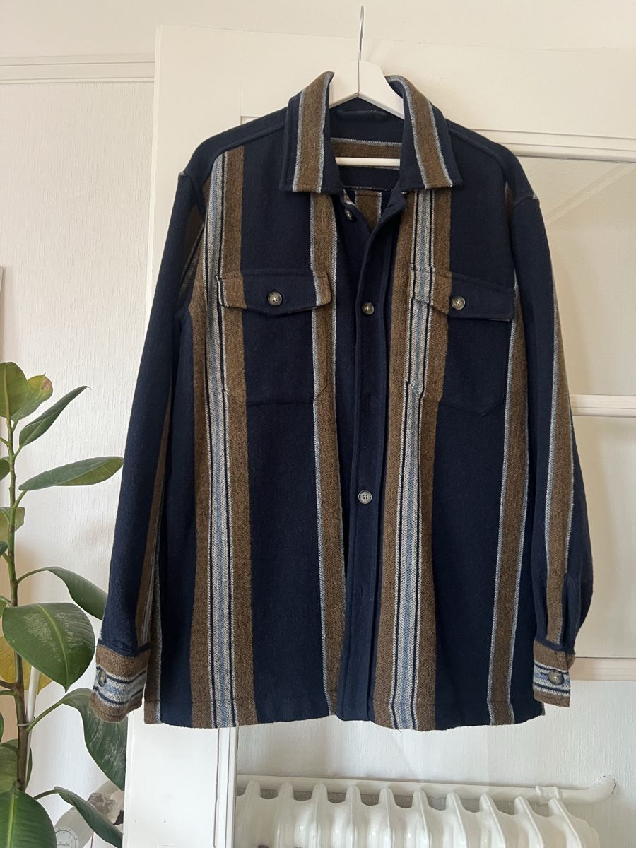 Camicie: Cozy Overshirt Jacket - Perfect Fall Layering Piece – Usato da Lausanne venduto da x_g_768c
