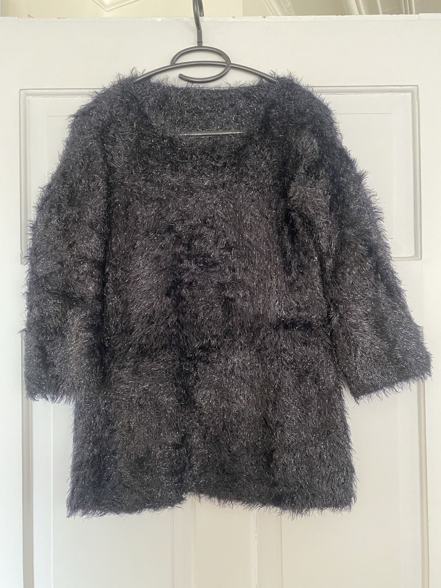 Maglioni & Felpe: Handgestrickter flauschiger Pulli – Usato da Gossau SG venduto da MRS13