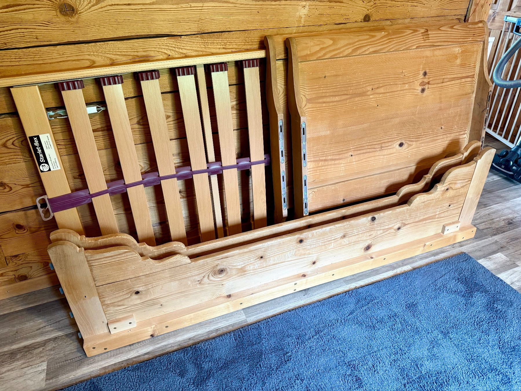 Betten: Altes Holzbett 90x200cm – Gebraucht aus Grabs von Na_Va 8
