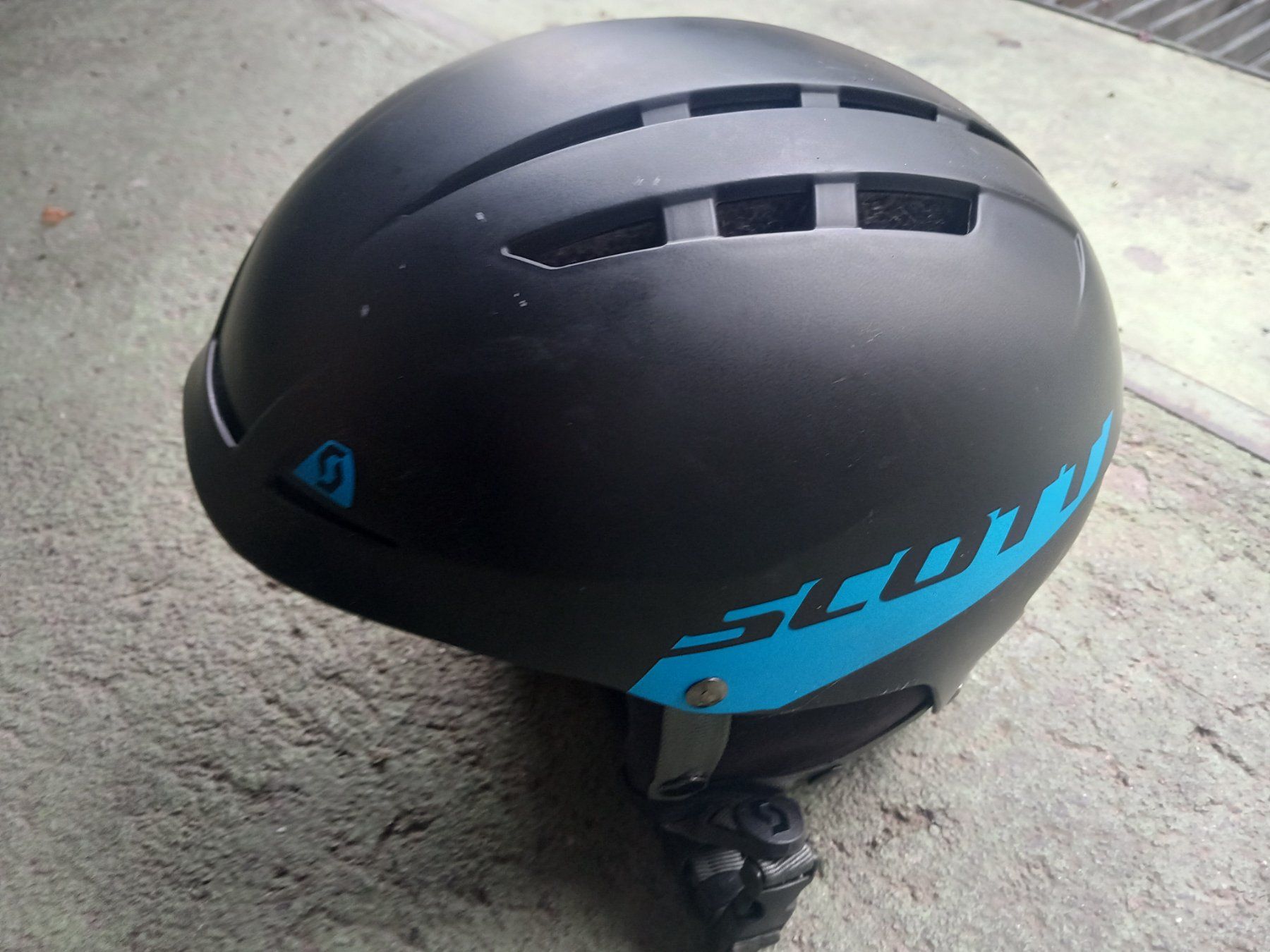 Scott Helme: Casco Scott Junior – Gebraucht aus Motto (Blenio) von Vale.L85