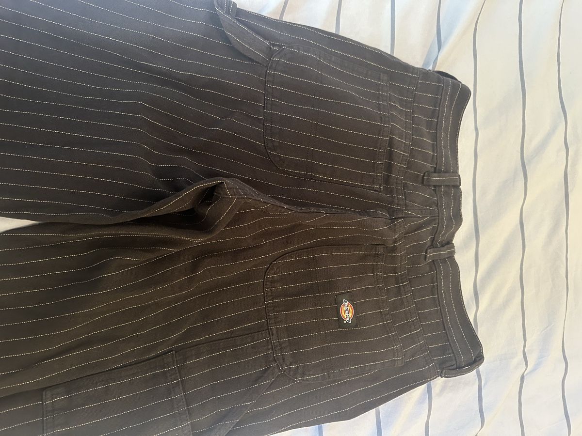 Dickies Pantaloni: DICKIES pantalon cargo brun-noir T27 – Usato da Neuchâtel venduto da mar_gx8w 1