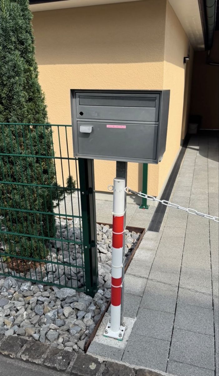 Altro per la casa: Briefkasten grau Metall gebrauchter Zustand – Usato da Menziken venduto da Giulietta1 3