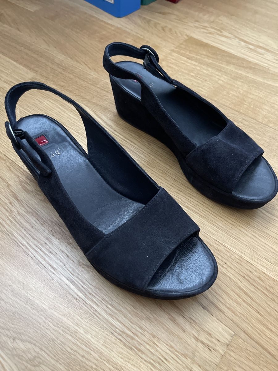 Högl Scarpe da donna: Högl Plateausandalette Grösse 41 – Usato da Dübendorf venduto da EL-Spongebob 1