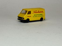 GB- Praline Fiat 242 Transporter Neuhann gelb