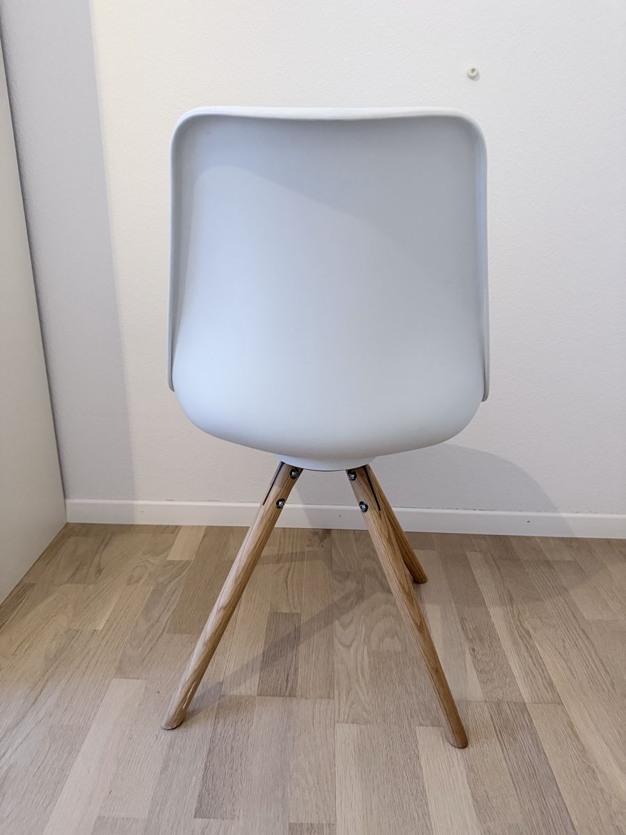 Micasa Set di tavolo e panche: Kleiner Tisch mit 3 Stühlen – Usato da St.Gallen venduto da markomm 4