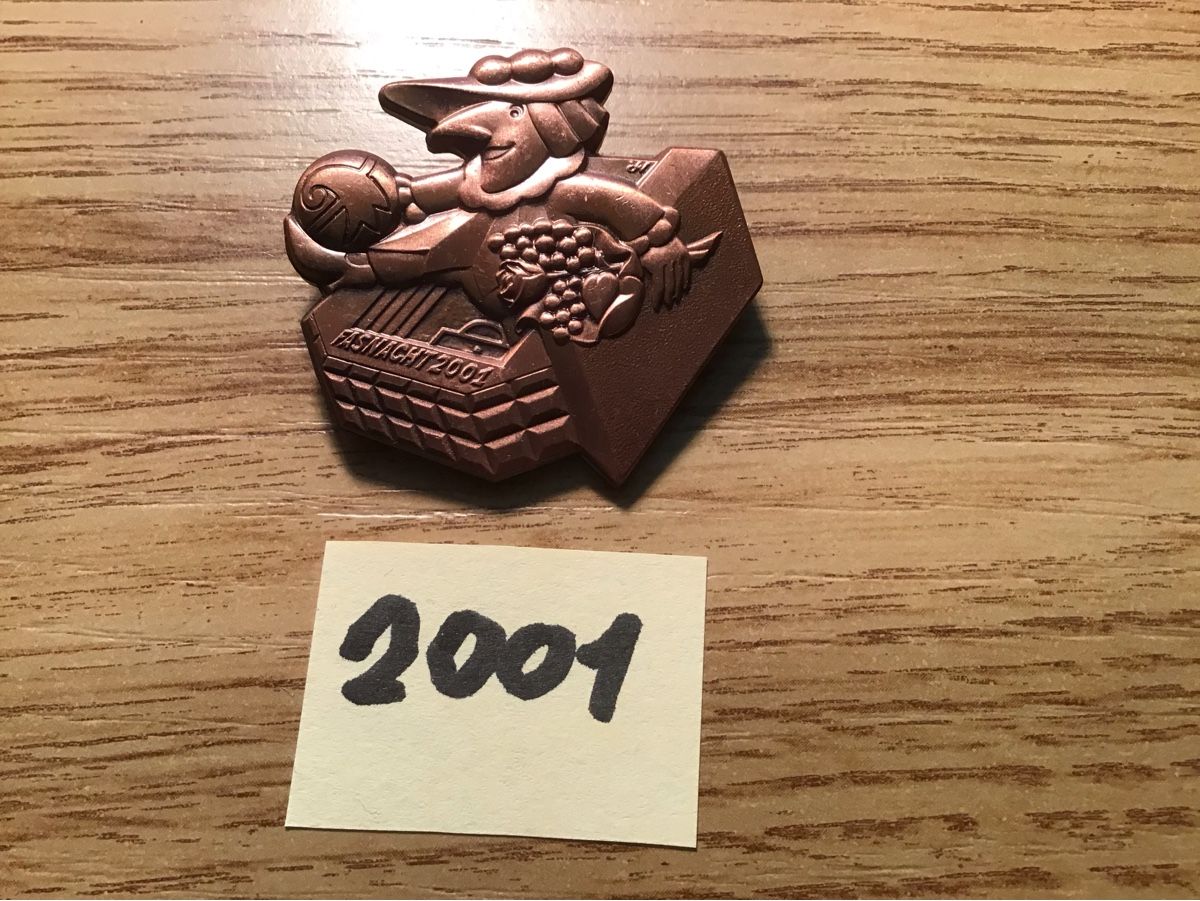 Basler Placchette & Badge: Baslerfasnachtsplaketten 2001 – Usato da Arlesheim venduto da printz01 2