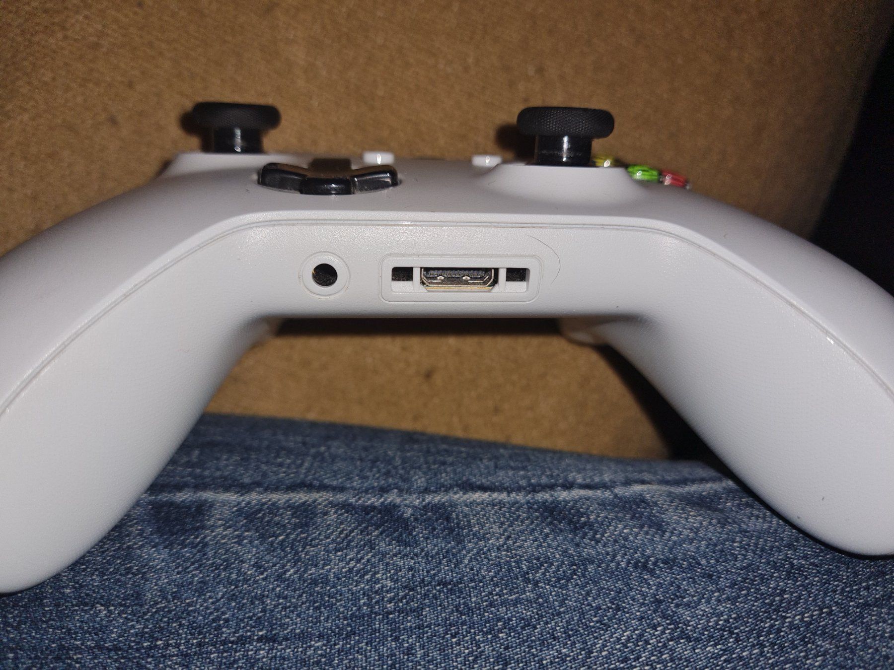 Console: Xbox One - Konsole mit Controller - Top Zustand! – Usato da Münsingen venduto da Cuci31 6