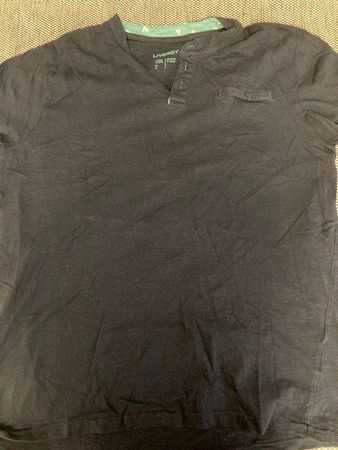 A vendre tee-shirt noir pour homme