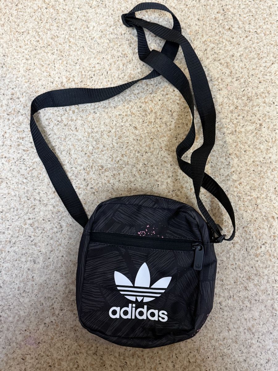 Adidas Borse: Adidas Umhängetasche – Nuovo (secondo la descrizione) da Oeschgen venduto da Mich_elle