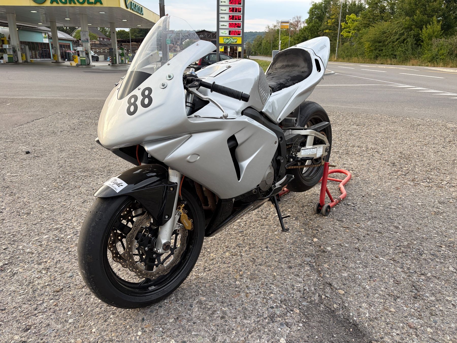 Honda Strada: Honda CBR 600 pc37 – Usato da Neuhausen venduto da Jeff. 3