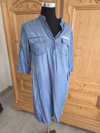 schönes Jeanskleid, le Comte