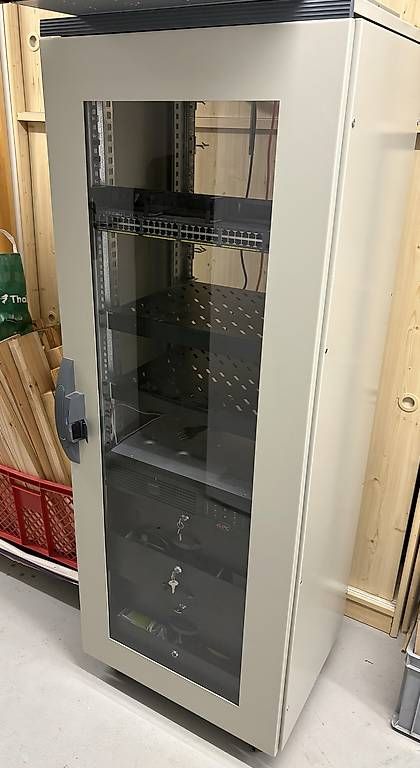 Altri accessori: Rack Gratis zum abholen. – Usato da Duggingen venduto da Daneli1985