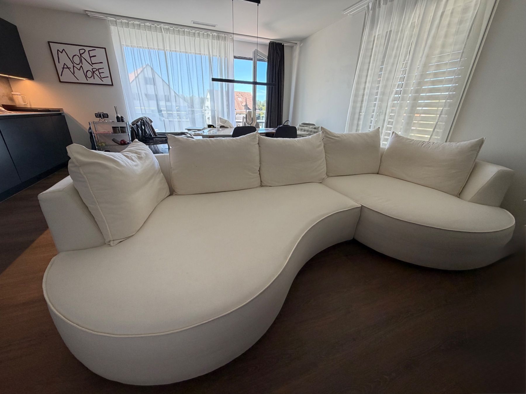 Conforama Sofas: Modernes Big Sofa / Designer Sofa in heller Farbe – Gebraucht aus Winkel von Tho_Bru