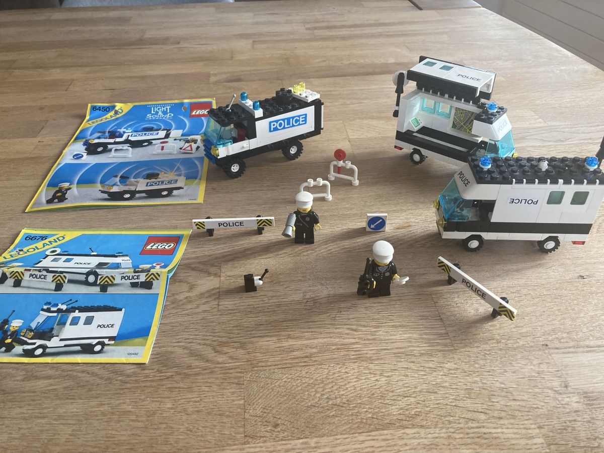 Lego Giocattoli: LEGO Polizei-Sets 6450 & 6676,wie abgebildet – Usato da Staad SG venduto da gab_7dr9