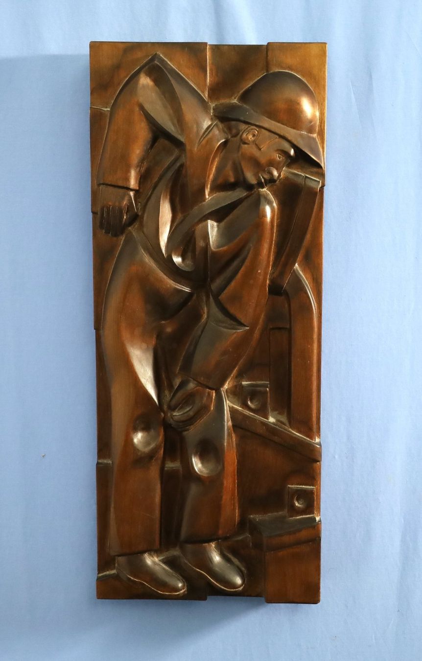 Skulpturen & Statuen: Holzskulptur "Arbeiter" Verso bezeichnet "Mutschnengia 1990" – Gebraucht aus Zug von Kunst-Fundgrube 1
