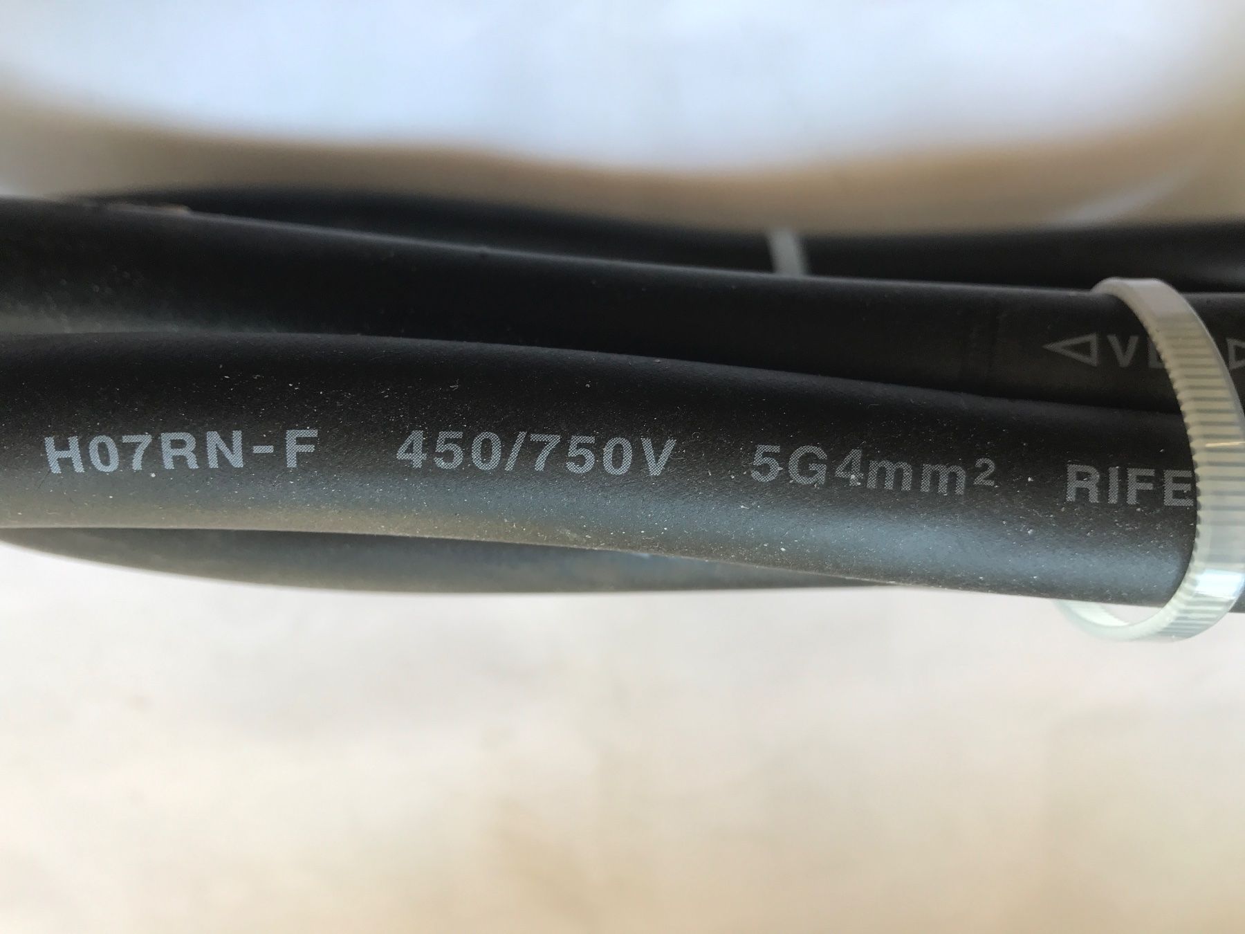 Cavi: Anschlussstrippe 3x400V, 32A – Usato da Küblis venduto da hypofacto 4