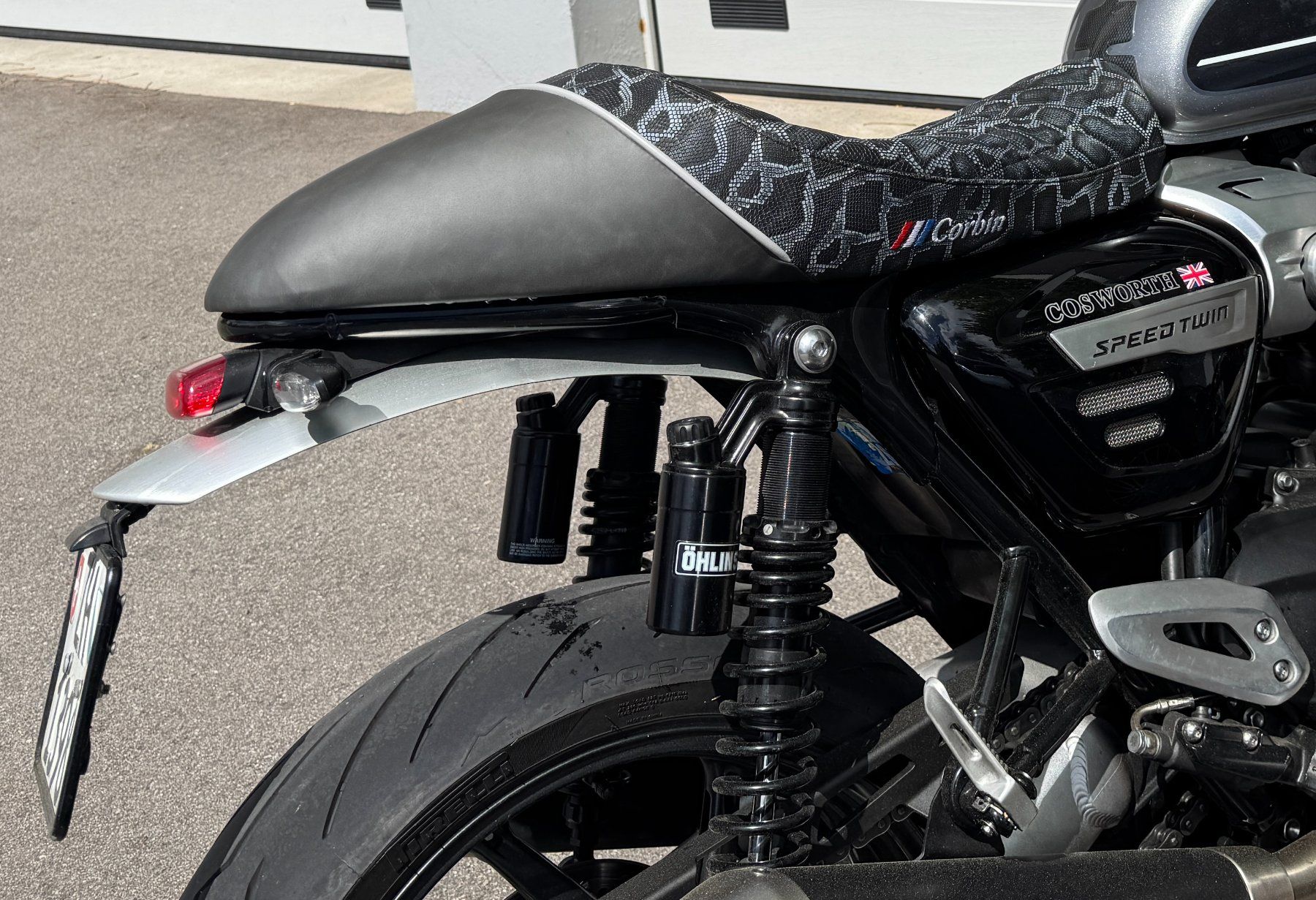 Triumph Tutti i ricambio per moto: Corbin Sollo Motorrad-Sitz 'Gunfighter' für Triumph 2020 – Nuovo (secondo la descrizione) da Zürich venduto da Meierene 2