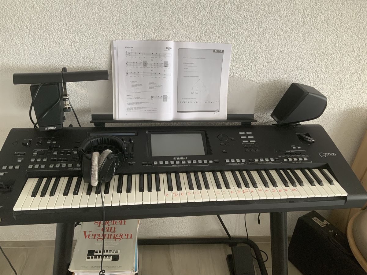 Yamaha Strumenti musicali: Keybord. Genos – Usato da Orselina venduto da rob_8fqr