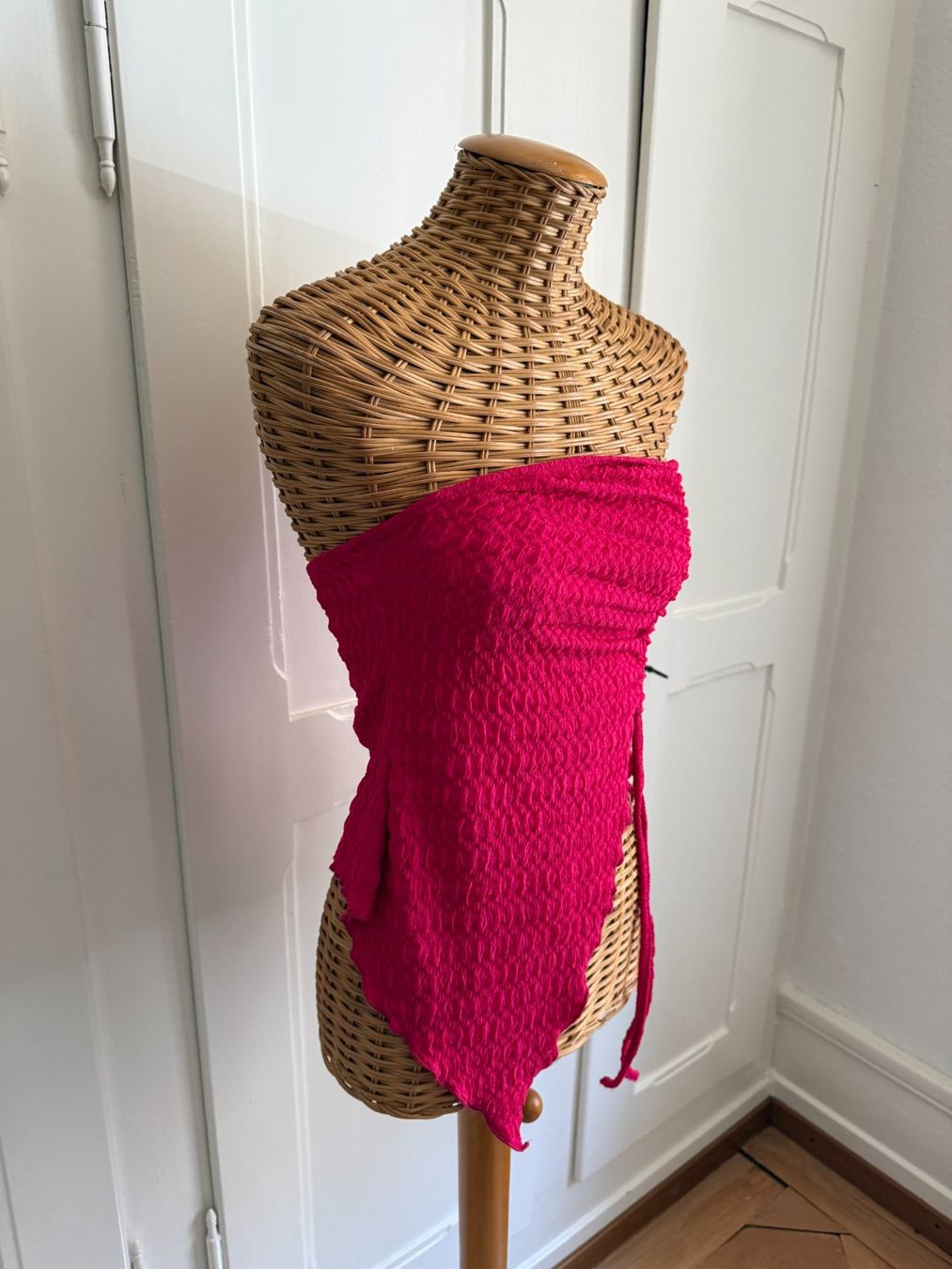 Top: Top magenta asymmetrisch XS – Usato da Zürich venduto da Diazaio 1