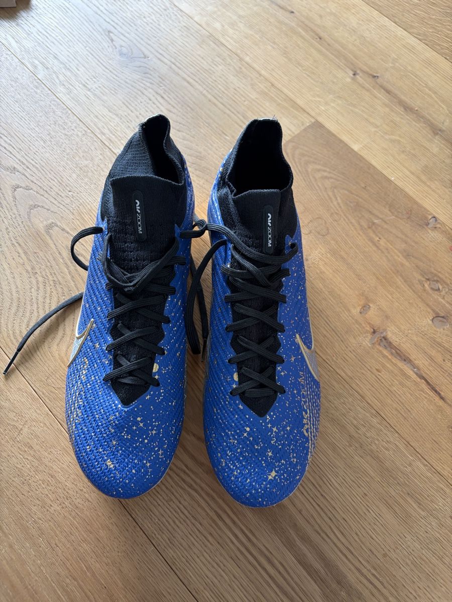 Nike Herrenschuhe: Fussballschuh – Neu (gemäss Beschreibung) aus Wünnewil von mic_vyg5