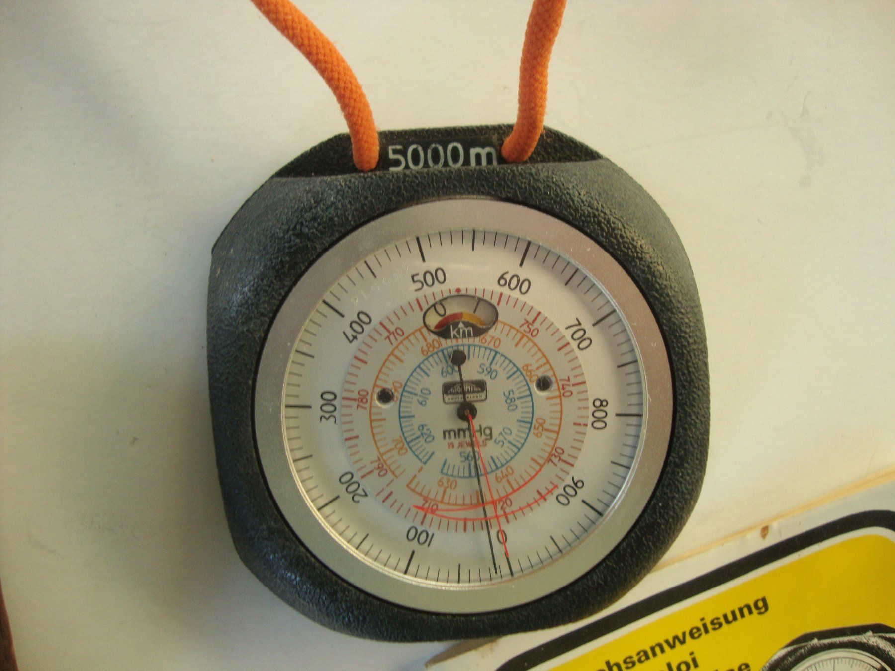 Revue Thommen Messen: THOMMEN-Taschen-Höhenmesser Barometer Mod.2000 – Gebraucht aus Winterthur von halle07 2