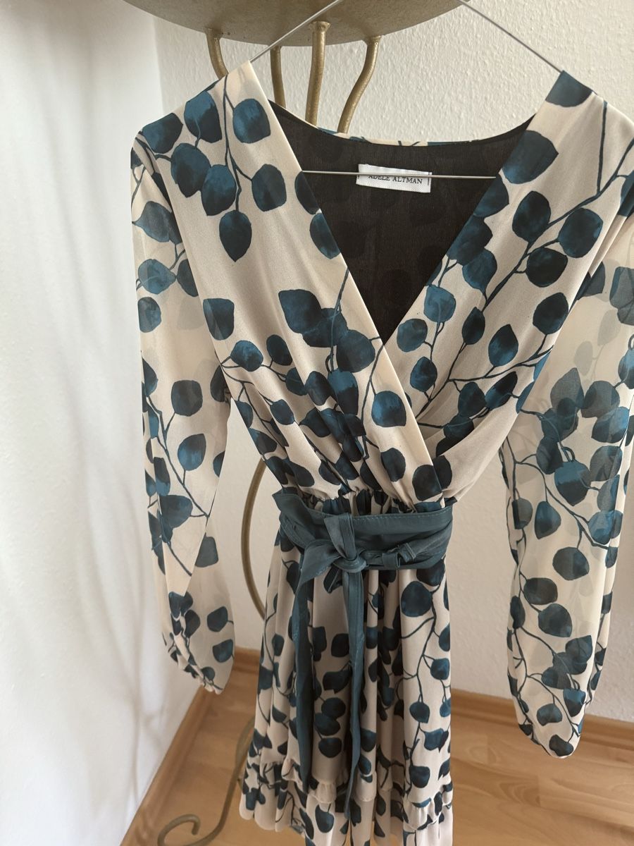 Kleider: Tailliertes Kleid – Neu (gemäss Beschreibung) aus Bern von Ninitto 4