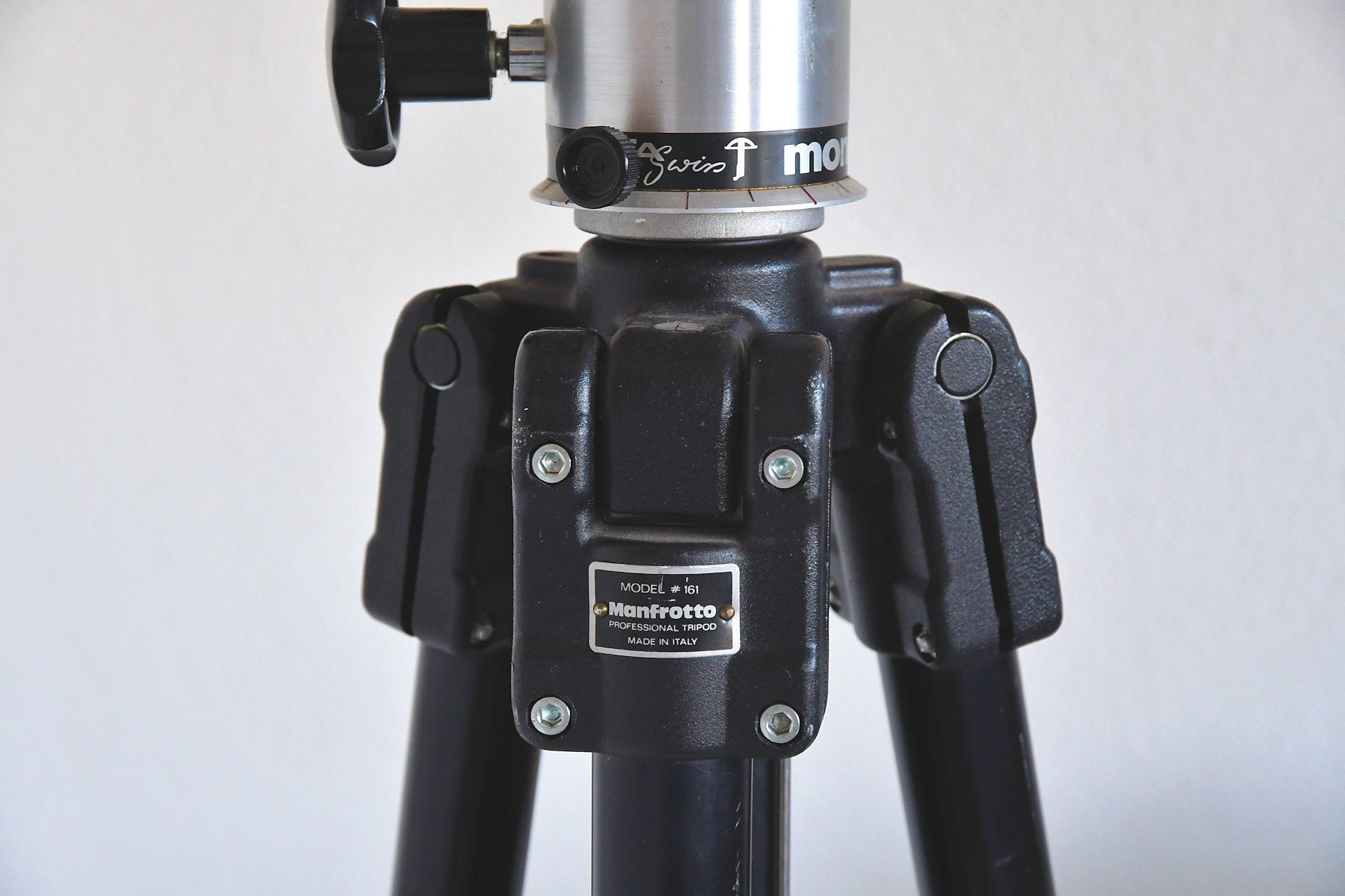 Manfrotto Treppiedi & Teste: Kamerastativ Manfrotto Model 161 – Usato da Rothrist venduto da Celebrate 1