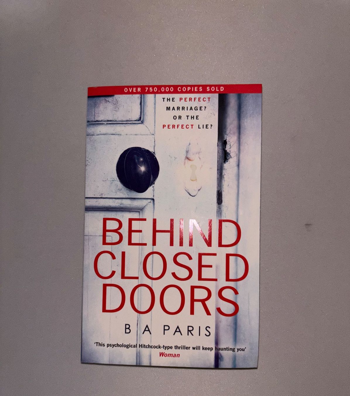 Bücher: Behind Closed Doors, B.A. Paris, Englisch – Gebraucht aus Richterswil von valeriemnr