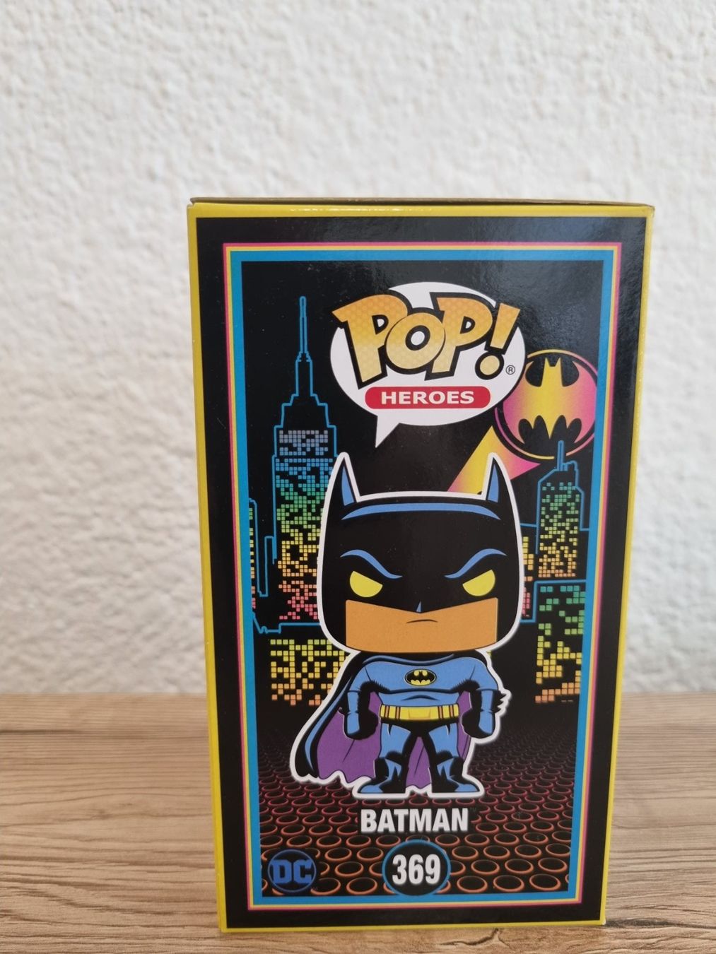 Funko Figuren: Funko Pop Batman #360 (Black Light Glow, Special Edition) – Neu und originalverpackt aus Oberdorf NW von CollectingWorld 1