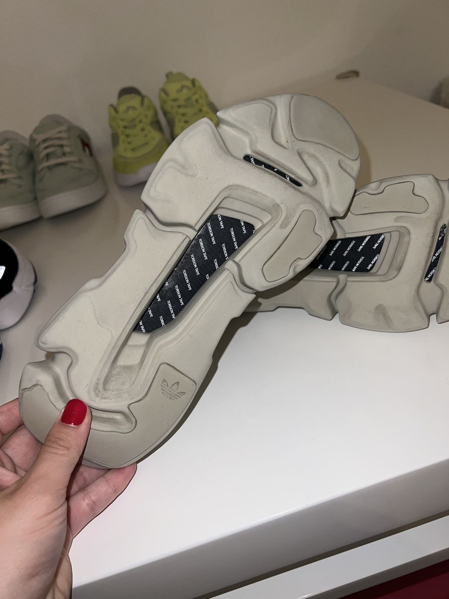 Adidas Damenschuhe: Adidas Damen Sneaker, Grau, Grösse 39 – Gebraucht aus Füllinsdorf von had_kv5k 1