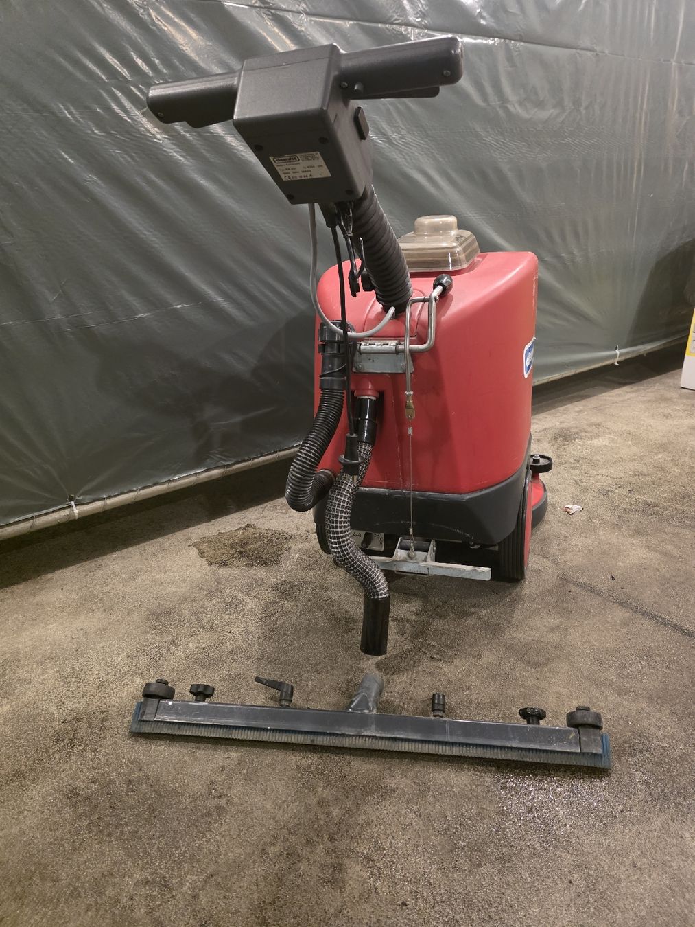 Cleanfix Tutte le macchine: SCHEUERSAUGMASCHINE CLEANFIX RA 430E # TASKI WETROK NILFISK – Usato da Zürich venduto da 5183840711 3
