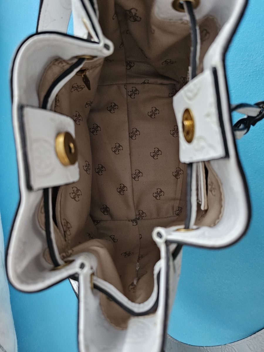 Guess Borse da donna: Weisse Guess Handtasche – Nuovo (secondo la descrizione) da Pfäffikon ZH venduto da Tetu.33 2