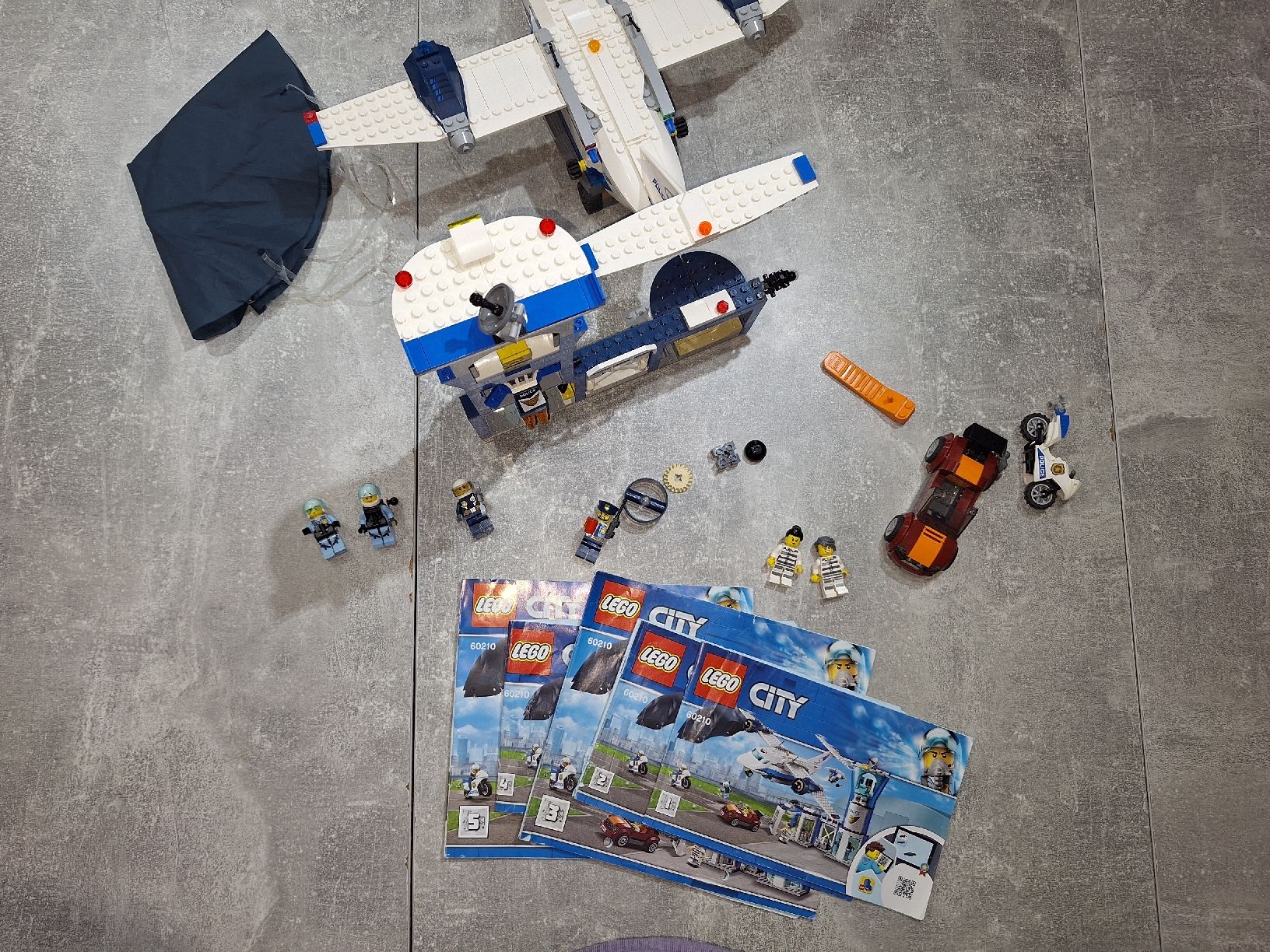 Lego Giocattoli: Lego 60210 Fliegerstützpunkt – Usato da Egerkingen venduto da Niceli1 5