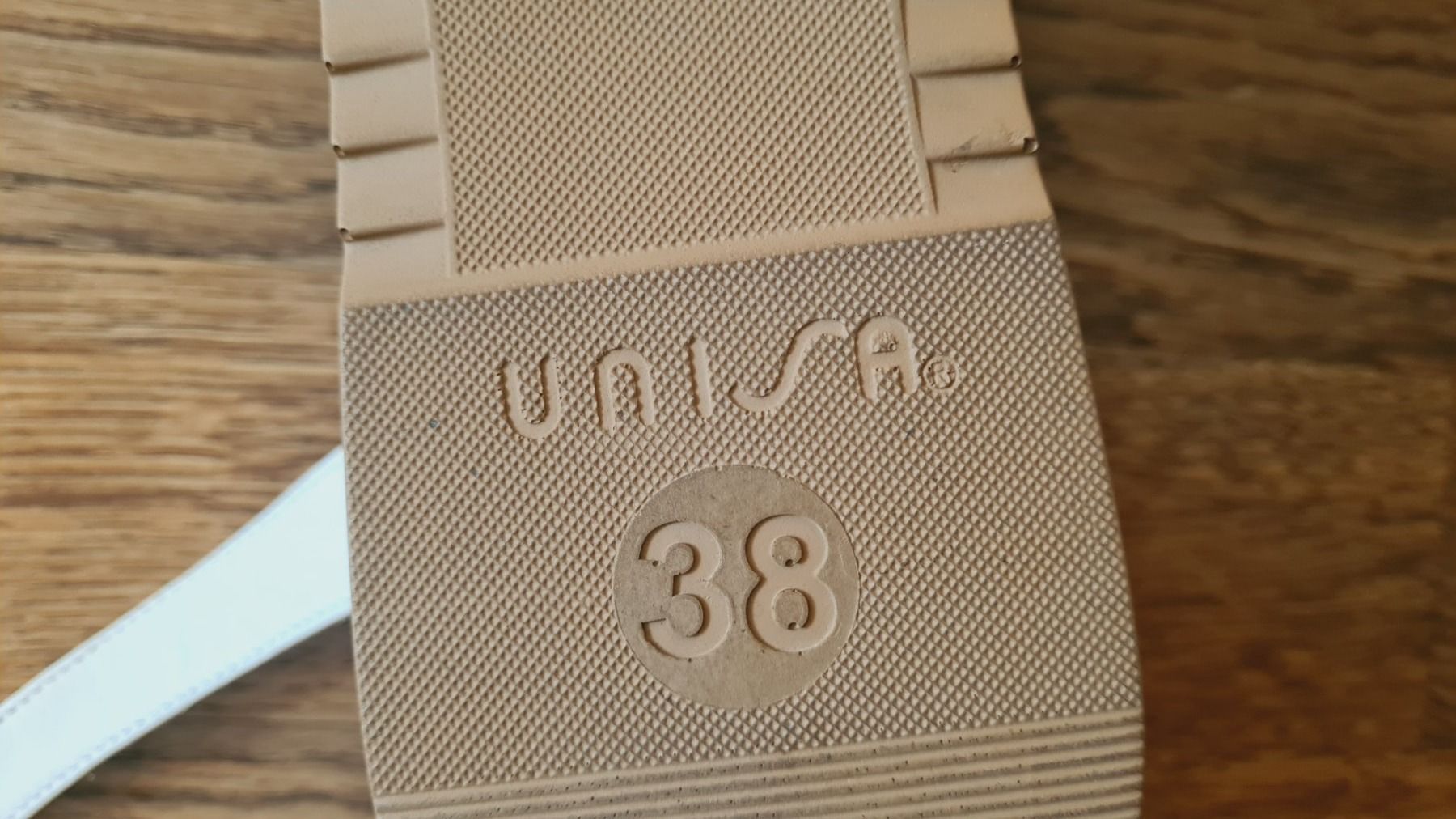 Unisa Damenschuhe: Leather sandal Unisa size 38 – Gebraucht aus Zürich von monadiederich 4