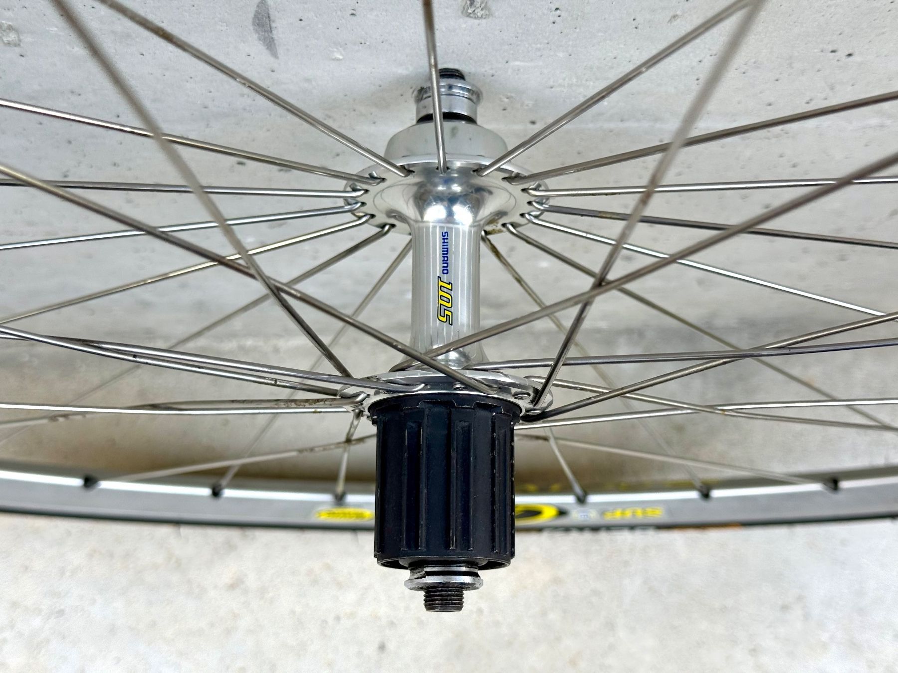 Shimano Ersatzteile: Shimano 105 5500 Mavic CXP 30 Laufradsatz 28" LRS TOPZ. 2605 – Gebraucht aus Luzern von bikeandbeltcom 1
