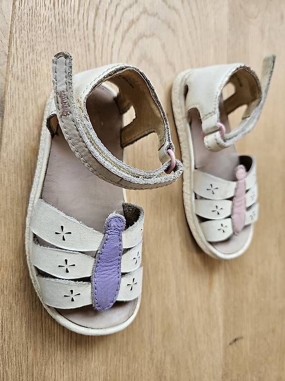 Chaussures filles: Sandalen Twins Gr. 23 – D'occasion à Hüntwangen par Hensi1 1